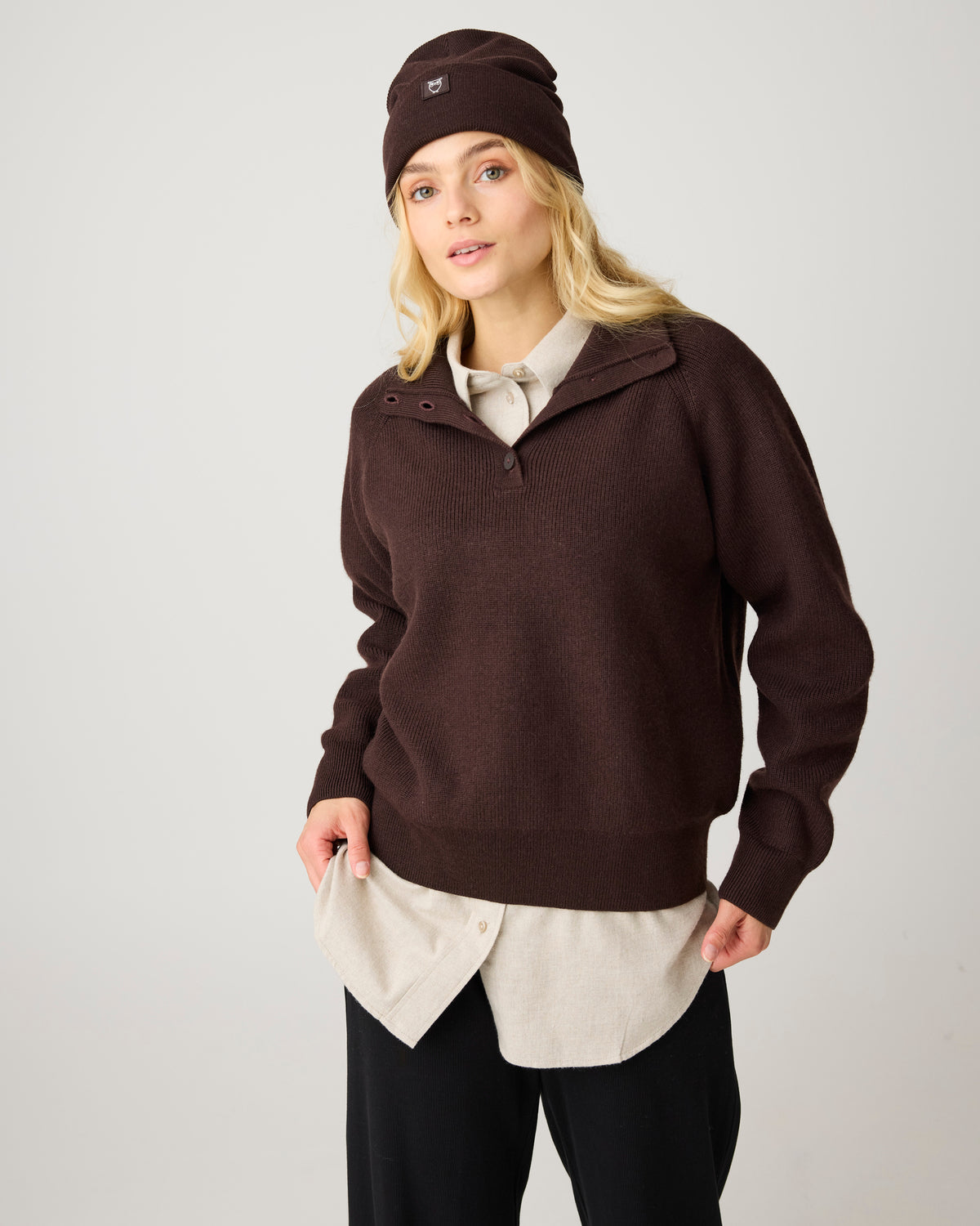 Merino double layer badge beanie - Chocolate Torte