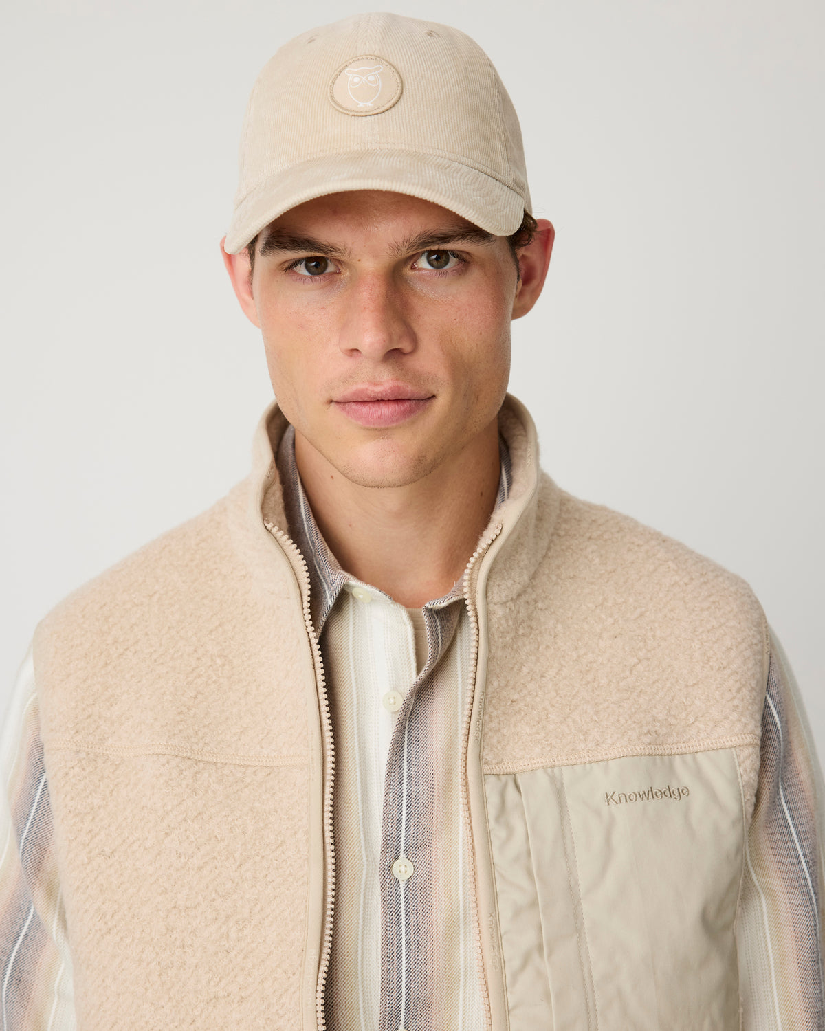 Corduroy badge cap - Light feather gray