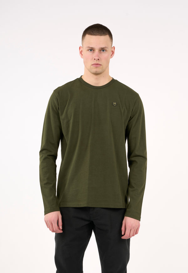 KnowledgeCotton Apparel - MEN Badge long sleeve Long Sleeves 1090 Forrest Night