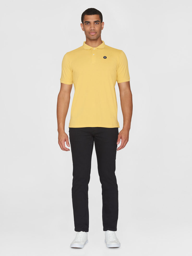 KnowledgeCotton Apparel - MEN Basic badge polo Polos 1429 Misted Yellow