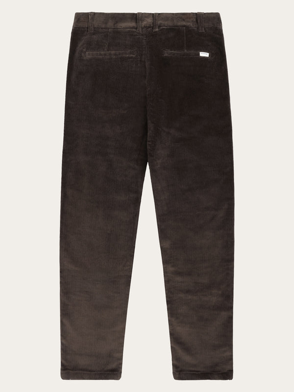 KnowledgeCotton Apparel - MEN CHUCK regular 8-wales corduroy chino pants Pants 1487 Chocolate Torte