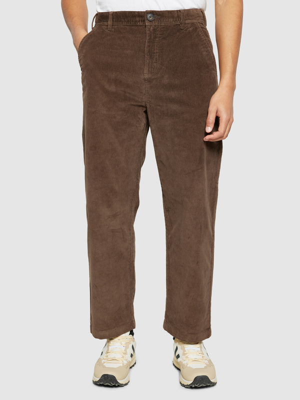 KnowledgeCotton Apparel - MEN FLINT wide corduroy chino pants Pants 1243 Demitasse (brown)