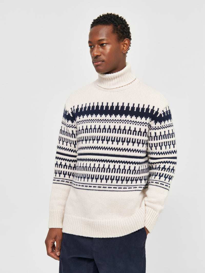 KnowledgeCotton Apparel - MEN Knitted pattern roll neck Knits 8030 Beige stripe