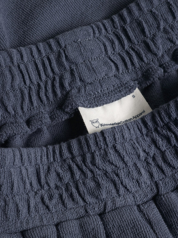 KnowledgeCotton Apparel - WMN POSEY elastic waist bouclé shorts - GOTS/Vegan Shorts 1226 Vintage Indigo