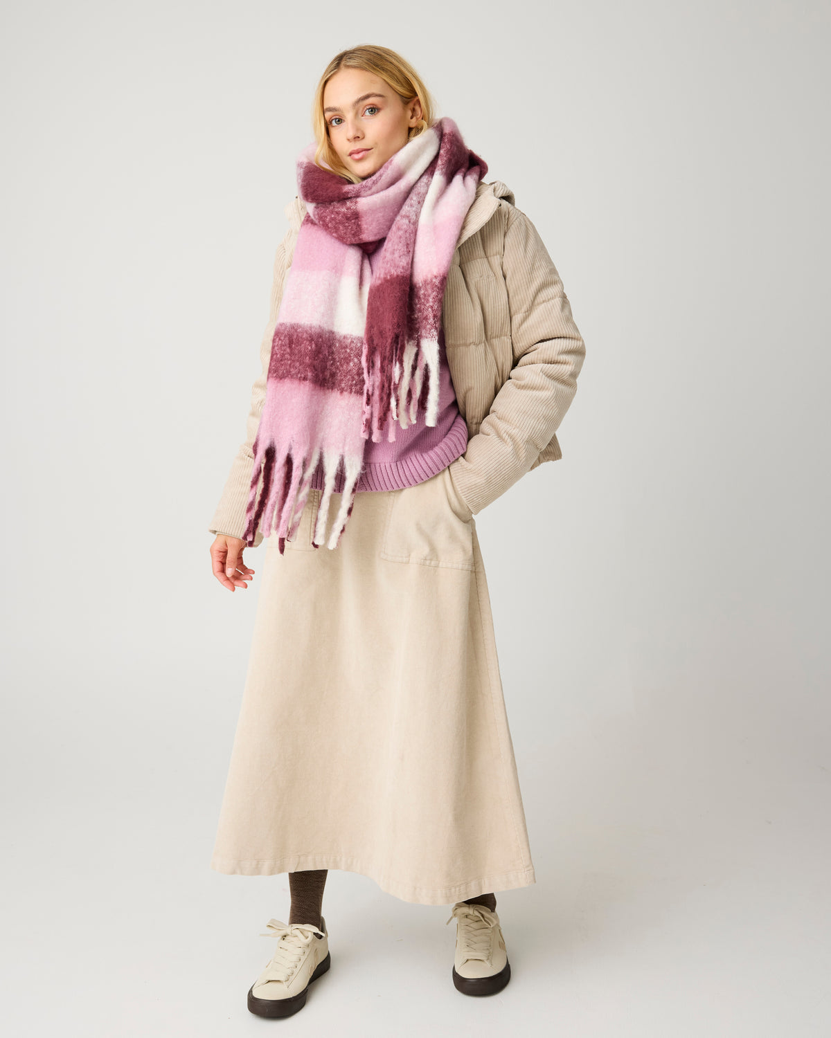 KnowledgeCotton Apparel - UNI Recycled fringe scarf Scarfs 7011 Red check