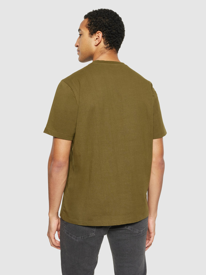 KnowledgeCotton Apparel - MEN Regular fit Badge t-shirt T-shirts 1100 Dark Olive