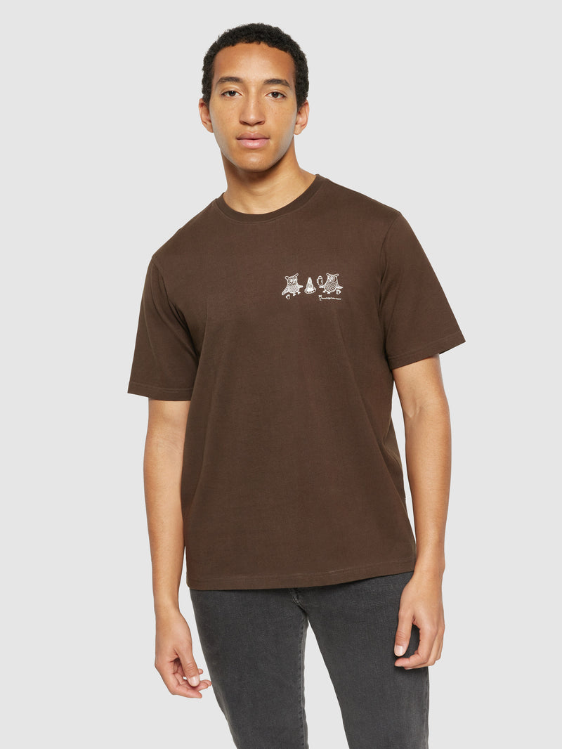 KnowledgeCotton Apparel - MEN Regular fit owl trip chest print t-shirt - Regenerative Organic Certified® - GOTS/Vegan T-shirts 1243 Demitasse (brown)