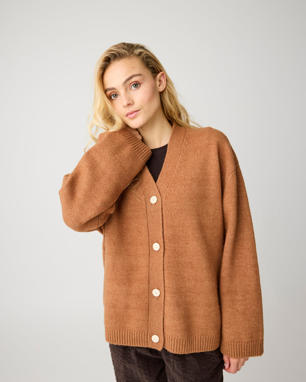 KnowledgeCotton Apparel - WMN Soufflé yarn cardigan Knits 1499 Lion