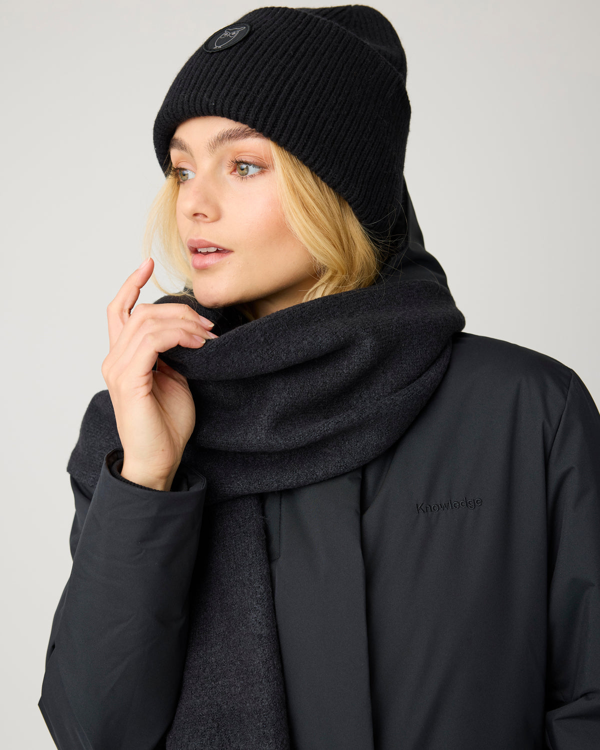 KnowledgeCotton Apparel - UNI Soufflé yarn scarf Scarfs 1300 Black Jet